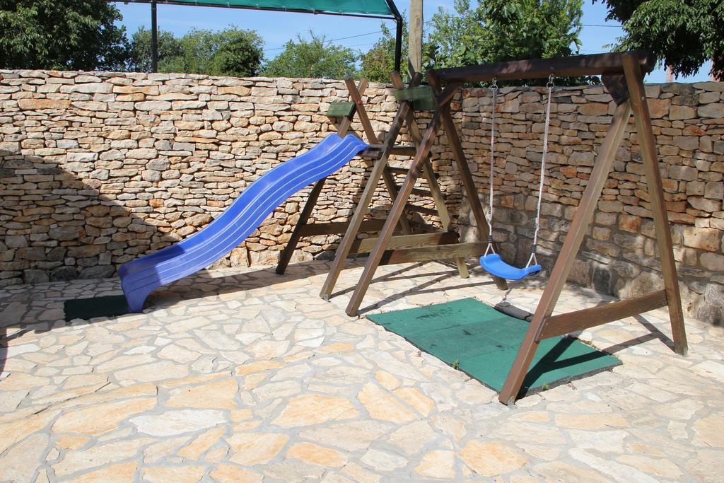 Rural House Gluic Villa Bogatić Rum bild