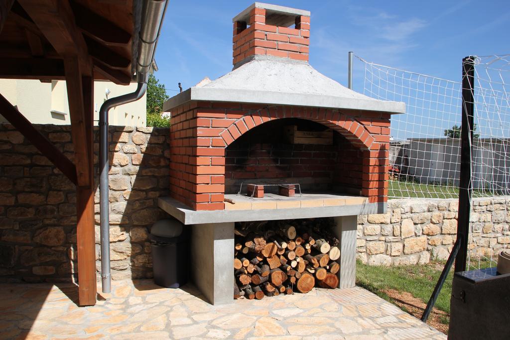 Rural House Gluic Villa Bogatić Rum bild
